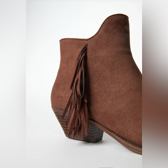 🆕 Pointed Toe Western Tassel Booties in Chocolate Lab Brown Faux Suede - Picture 5 of 10